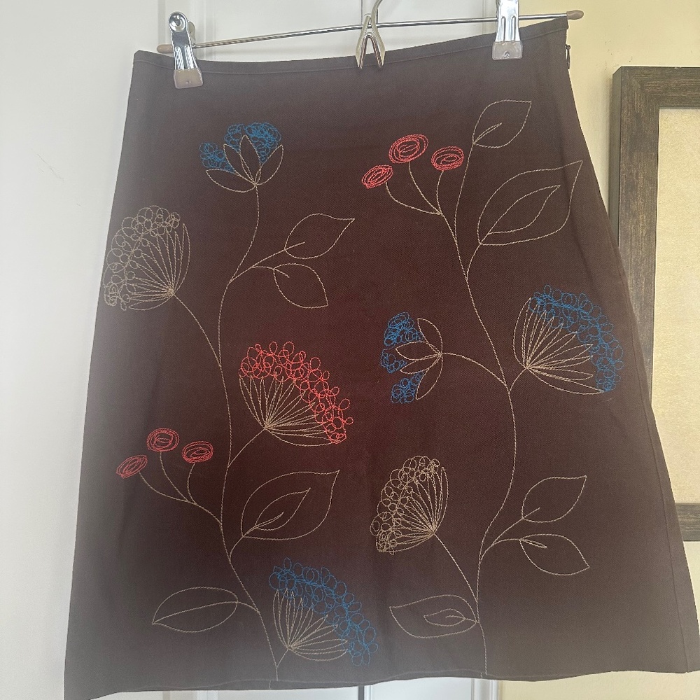Boden embroidered A-line skirt size 2P